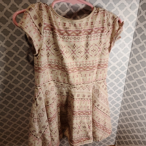 2 dresses - Picture 9 of 9